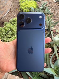 iPhone 17 Pro Max Unlocked Like New