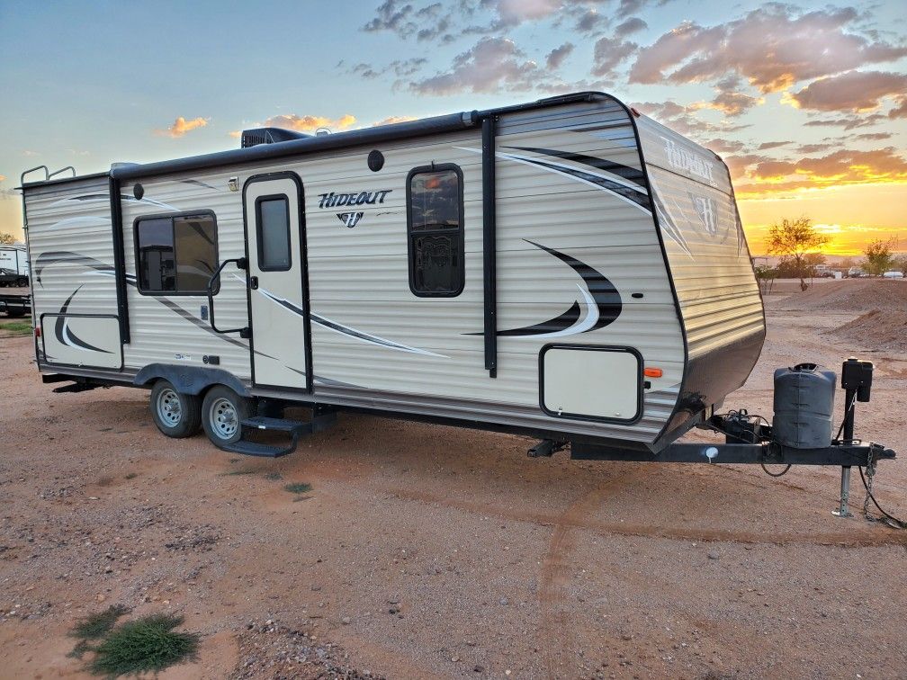 2016 Keystone Hideout 23 Ft Trailer
