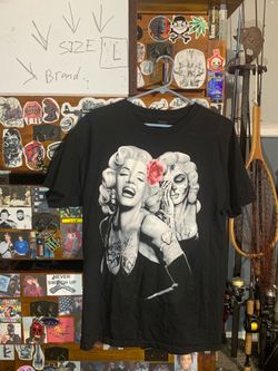 Men’s black t shirt