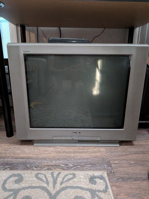Sony Trinitron 24" CRT TV