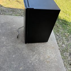 Galanz Small Refrigerator 