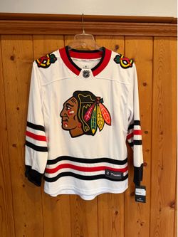 FANATICS NHL CHICAGO BLACKHAWKS JERSEY SIZE MEDIUM BRAND NEW WITH TAGS