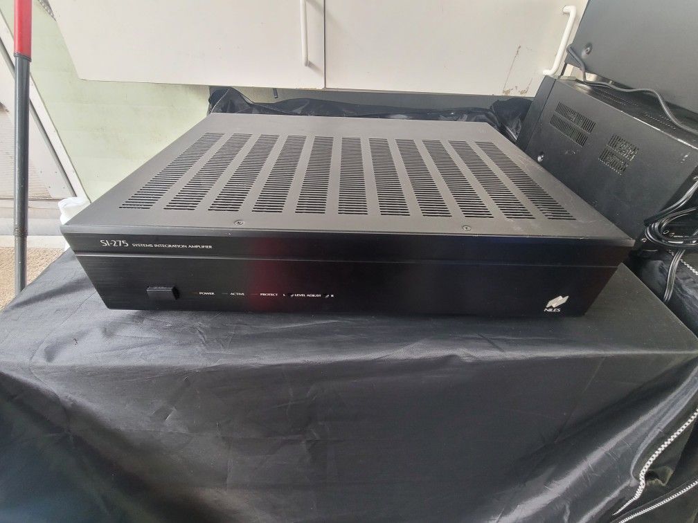 NILES STEREO POWER AMPLIFIER