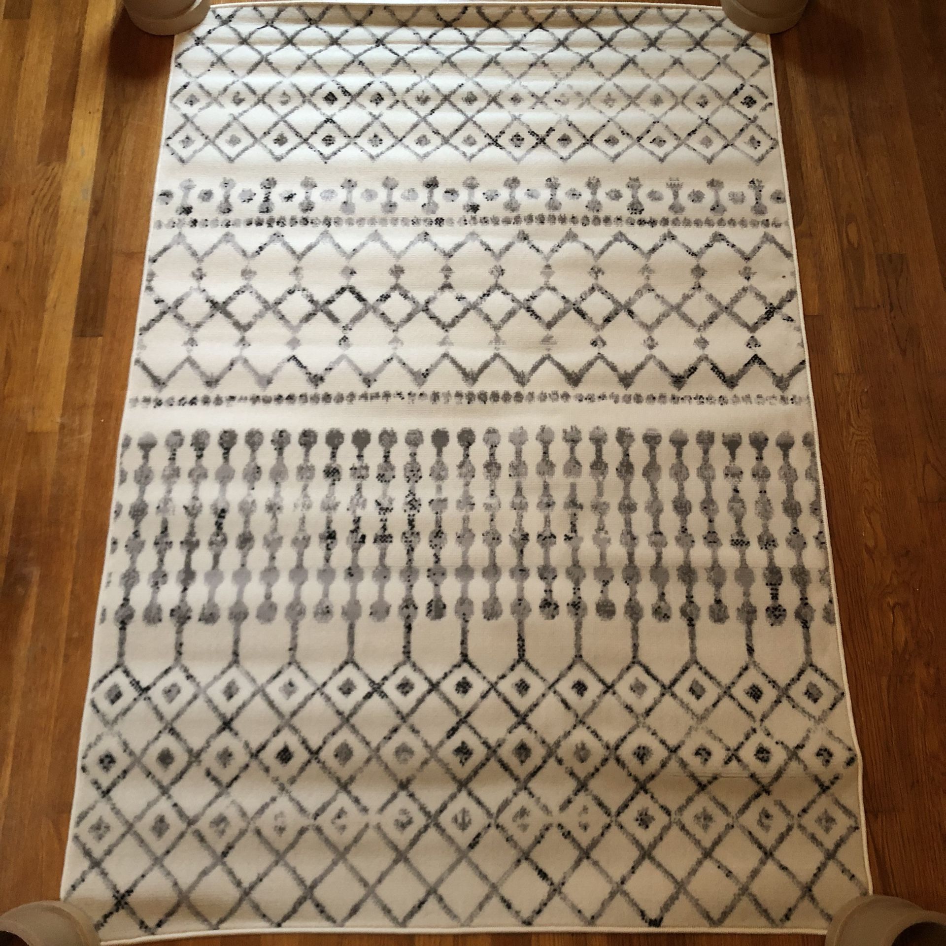 Geometrical Shape Grey Rug