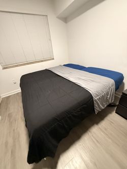 Leggett & Platt TwinXL Adjustable Bed Bases with Mattresses