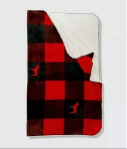 PINK LOGO BUFFALO PLAID RED AND BLACK SHERPA BLANKET