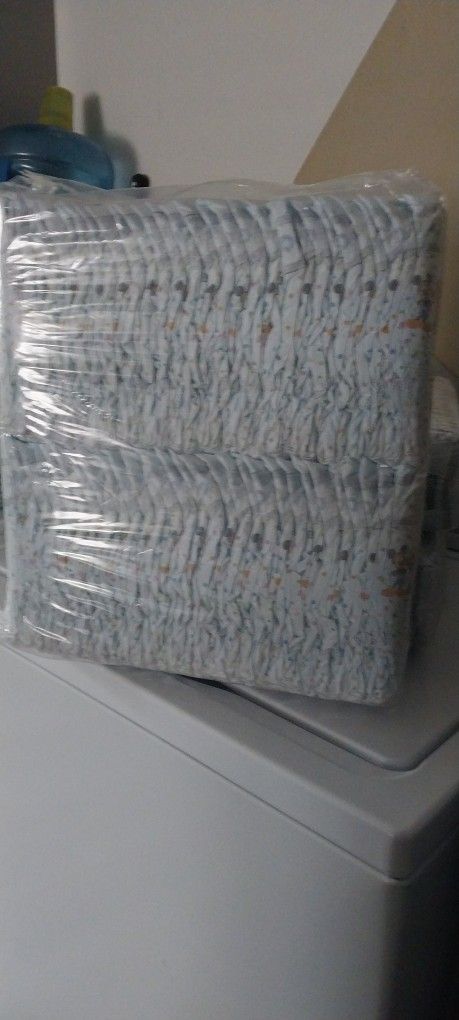 HUGGIES LITTLE MOVERS PLUS SIZE 4 60 DIAMPERS $20