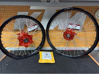 KTM Dubya Edge New Wheel Set 18/21