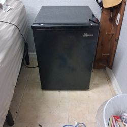 Seasons Mini 7.4 Cubic Fridge/small Freezer