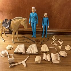 Vintage Marx Jane & Josie West and Palomino Horse Thunderbolt & Tack Accessories
