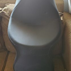 Harley Davidson  Seat For Slim Softail 2017 And Newer 