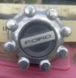 Ford F 250/350 Wheel Cover