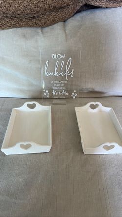 Buddle sign w/heart tray
