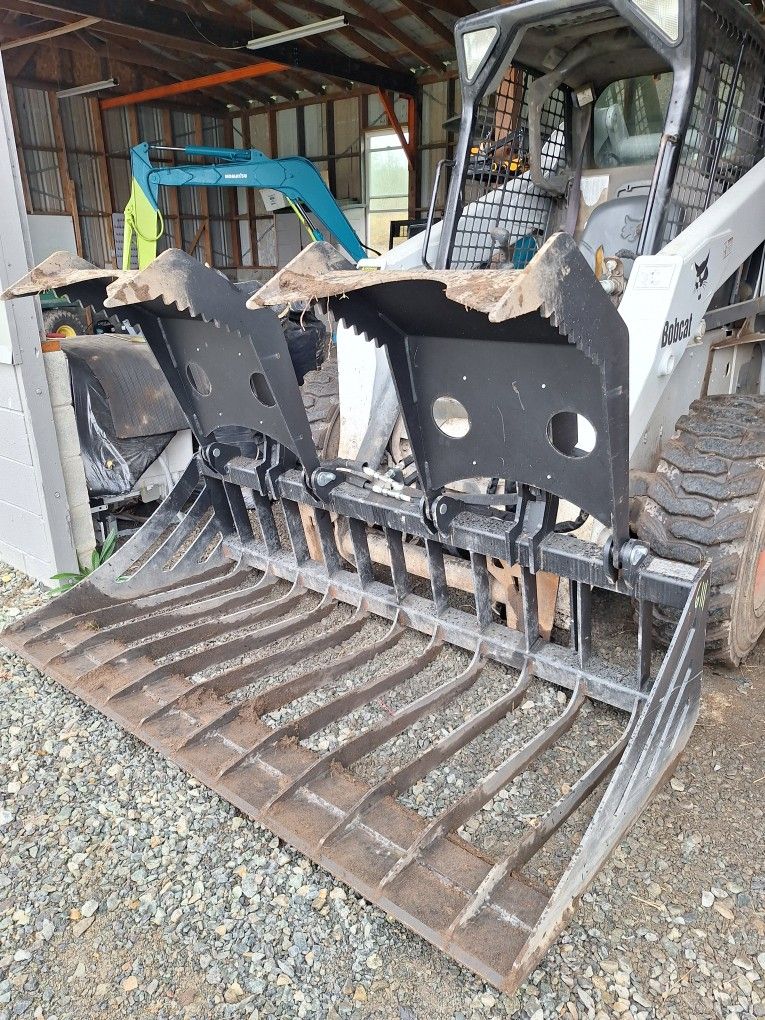 Bobcat Skid Steer Grapple Bucket