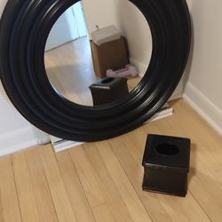 Big Brown Mirror 29/29 and weight is 5to 10lbs also brown brass Kleenex box