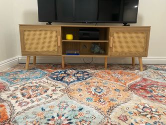 Ratten TV Console