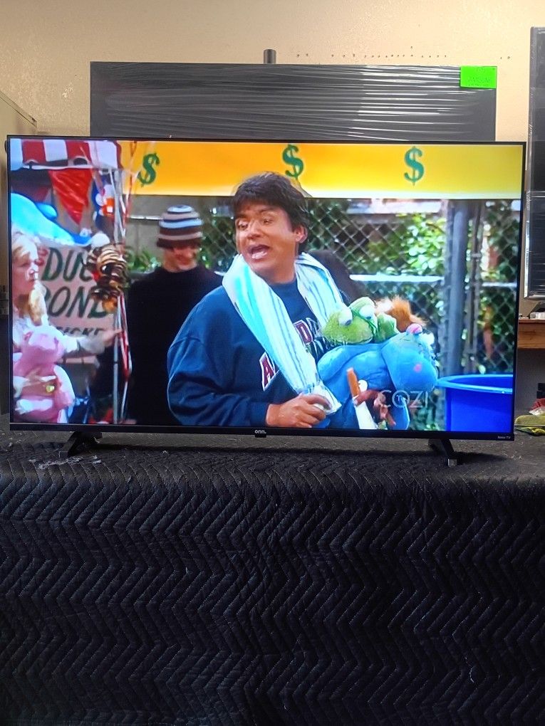 50 Inch Roku Onn 4k Smart Beautiful Tv Comes With Remote Control Shows Great Quality Clear Picture Works Perfect Guaranteed