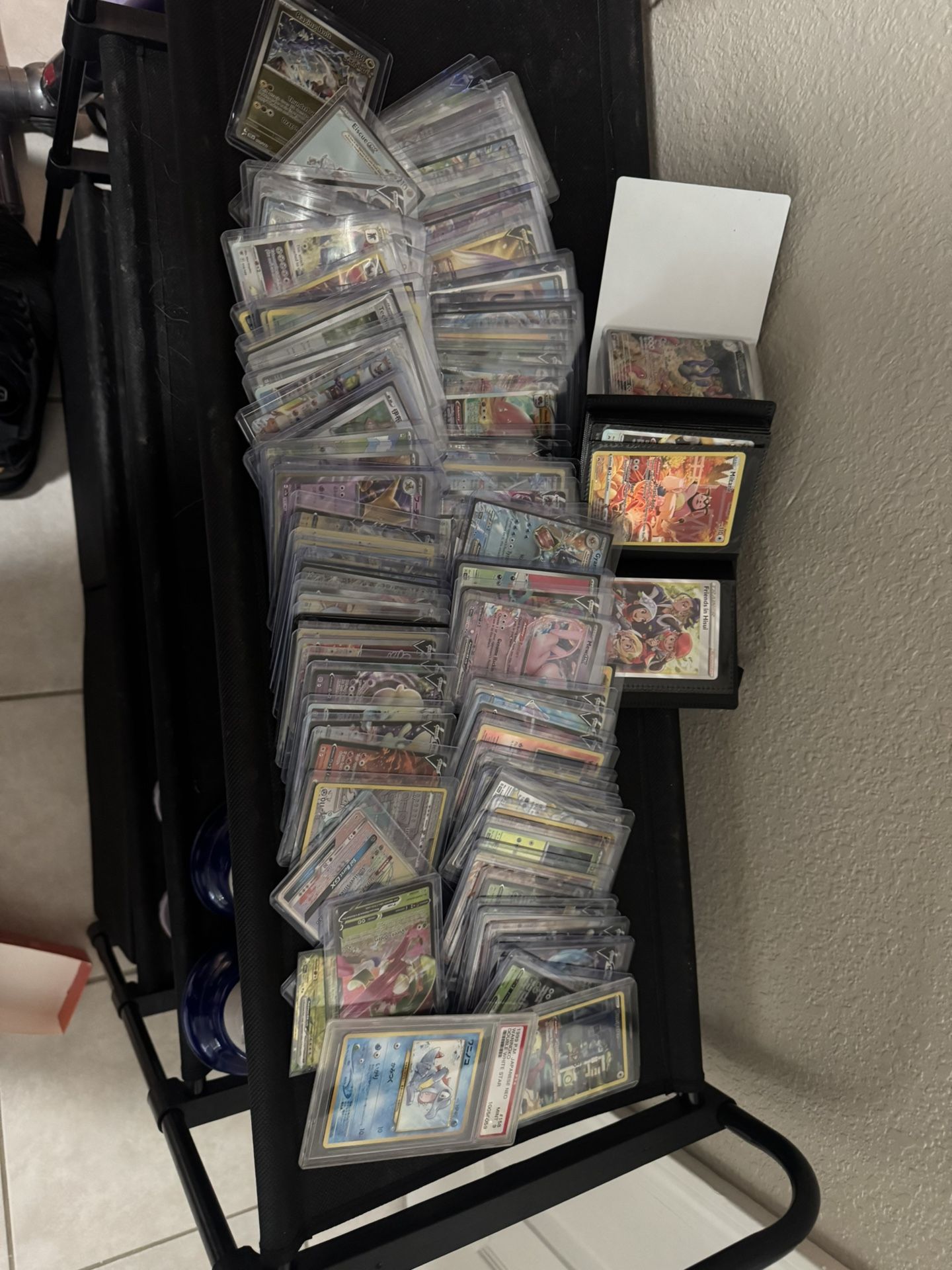100+ Pokémon Cards
