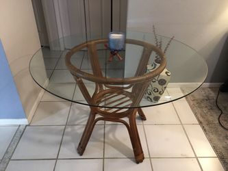 Glass Rattan Table No Scratches 