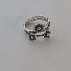 RETIRED Daisy Trio James Avery Ring