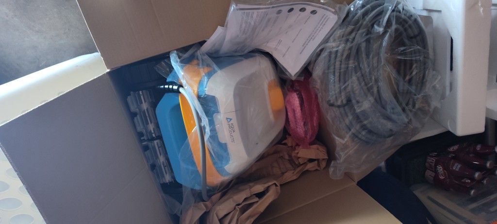 Robotic Pool Cleaner, New