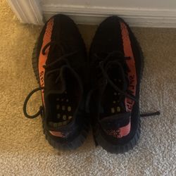 Used Yeezy 350 Size 7 1/2