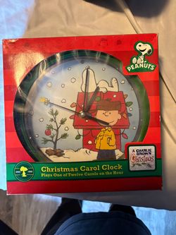 Peanuts gang Christmas clock