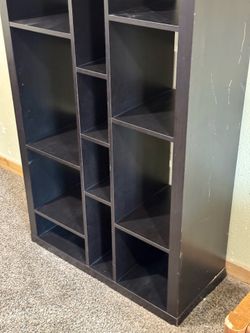 Dark brown bookcase/bookshelf