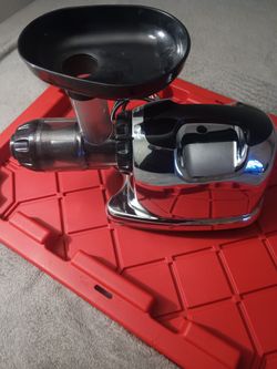 Omega Cold Press Juicer 