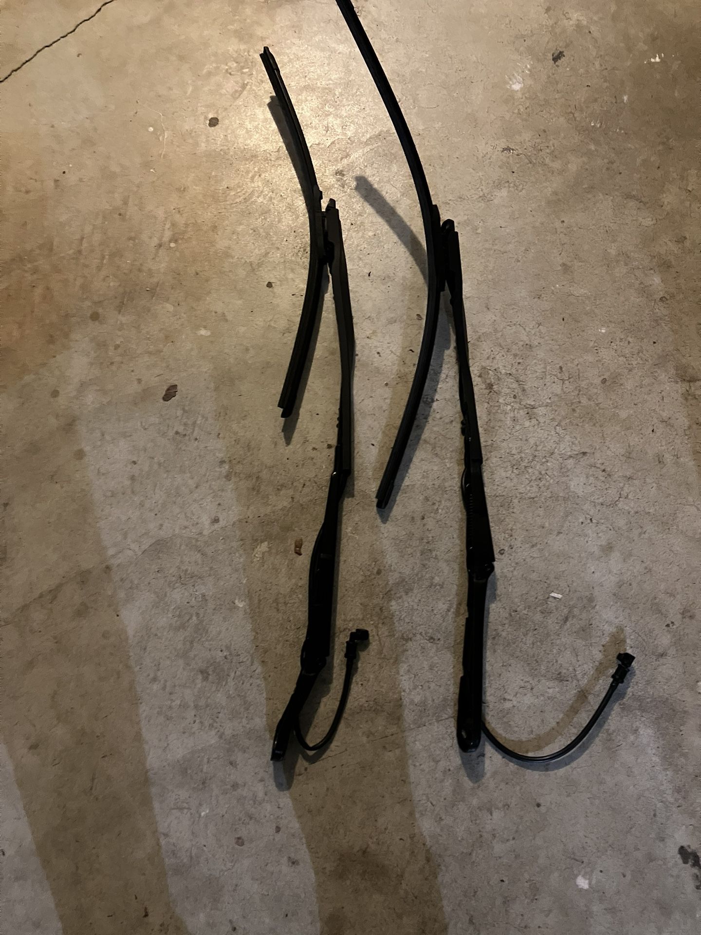 OEM BMW Windshield Wipers / Control Arm