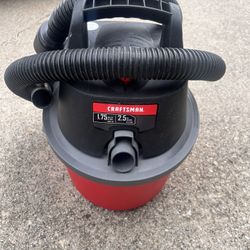 Craftsman Vacuum  2.5 Gallon