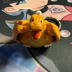 Pokemon Vintage Charizard Figure KeyChain Banpresto Amusement Arcade