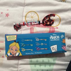 Disney Alice In Wonderland Cards Key