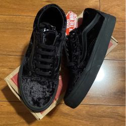 New Women’s Vans Sz 5 Shoes Black Velvet