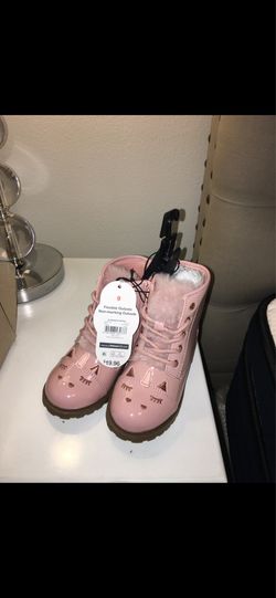 Kid boots
