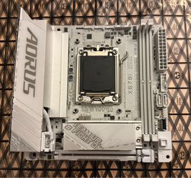 GIGABYTE X870I AORUS PRO ICE AMD AM5 Mini ITX DDR5 Desktop Motherboard