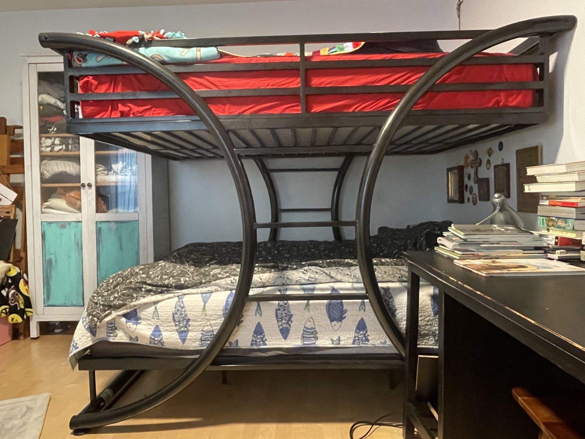 Full Bunk Bed. Metal Frame