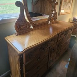 Dresser With Mirror