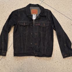 Boys Levi’s Denim Jacket Size Medium Like New!