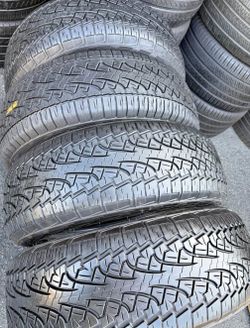 265_70R17 pirelli tires usadas en perfecta condición 80%life