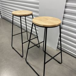 2 Bar Stools 