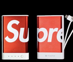 SUPREME x MOPHIE ENCORE PLUS 10K Portable Battery