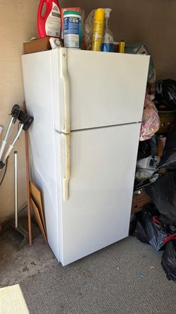 GE Refrigerator