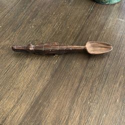 Decorative crocodile spoon