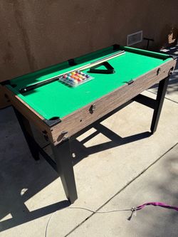 Kids pool table