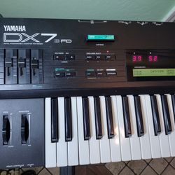 YAMAHA DX7 II. FD