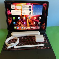 128GB Apple IPad Pro 11” 3rd Generation (2021 Model / M1 chip/ Liquid Retina / Face ID) with pen, keyboard case & Accesories (warranty 05/ 2023)