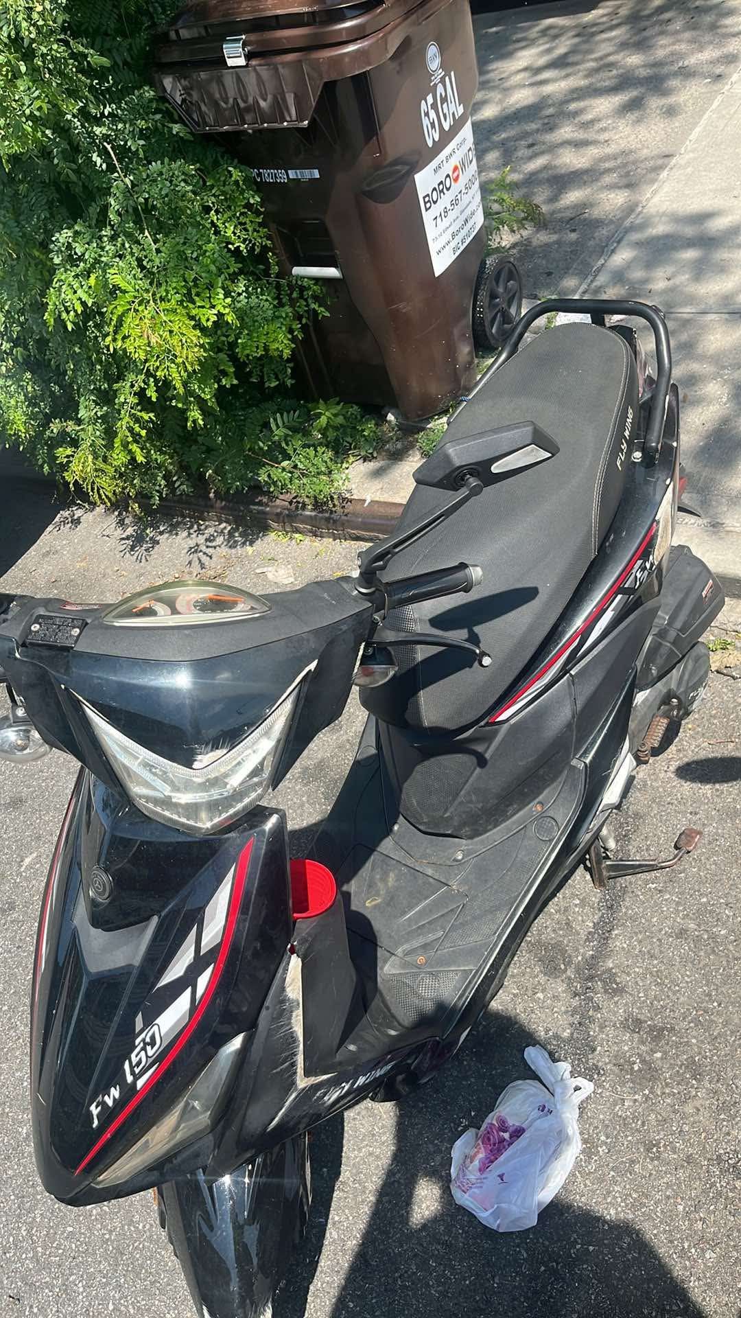 Gas150 Cc Comes With Title Moped Bike Scooter