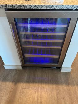 Whirlpool wine cellar/Fridge 24" W 54 bottle