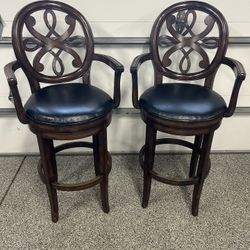 2 Bar Stools 